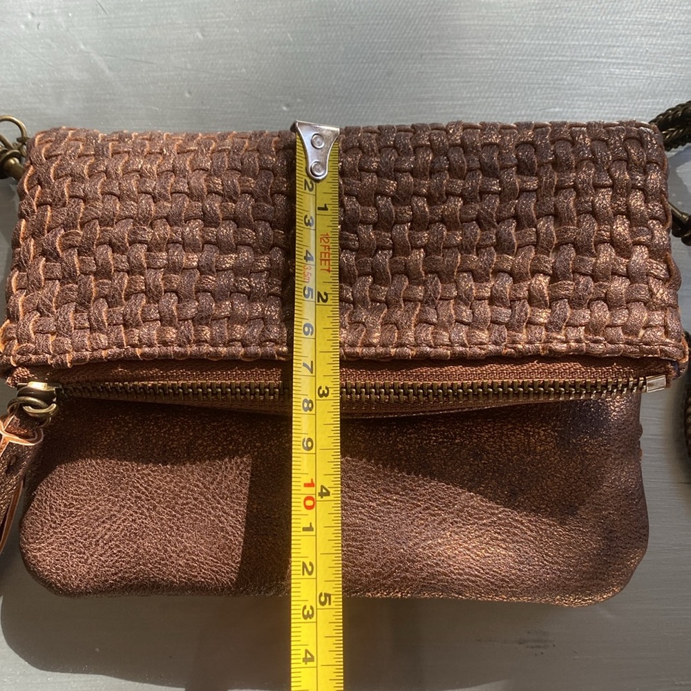 NWOT Anthropologie Deux Lux rose gold woven foldover bag - Picture 10 of 10